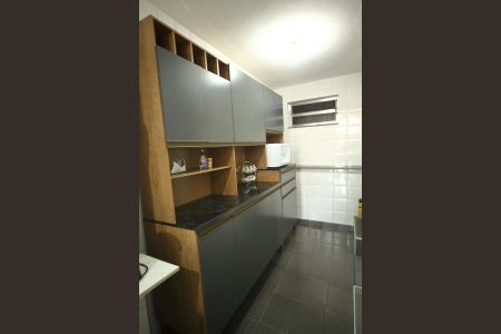Casa à venda com 162m², 3 quartos e 2 vagasCozinha 