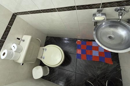 Casa à venda com 162m², 3 quartos e 2 vagasBanheiro 2