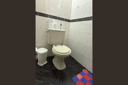 Casa à venda com 162m², 3 quartos e 2 vagasBanheiro 2