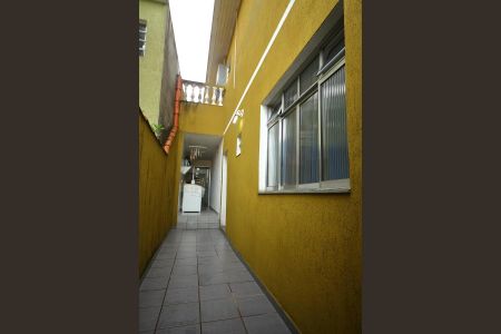 Casa à venda com 162m², 3 quartos e 2 vagasCorredor lateral 