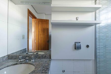 Apartamento à venda com 137m², 3 quartos e 2 vagasBanheiro da Suíte