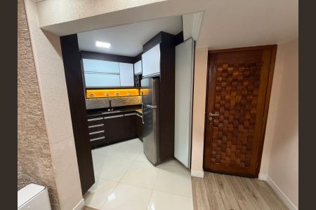 Apartamento à venda com 55m², 2 quartos e 1 vagaCozinha