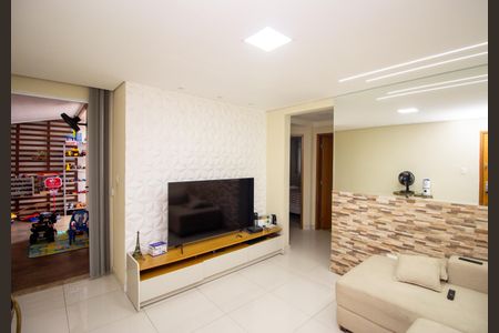 Sala de apartamento à venda com 2 quartos, 115m² em Chácaras Califórnia, Contagem