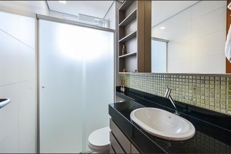 Apartamento à venda com 58m², 2 quartos e 2 vagasBanheiro Social