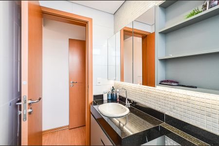 Apartamento à venda com 58m², 2 quartos e 2 vagasBanheiro Suíte