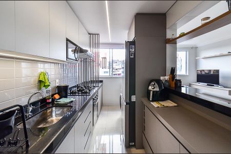Apartamento à venda com 58m², 2 quartos e 2 vagasCozinha