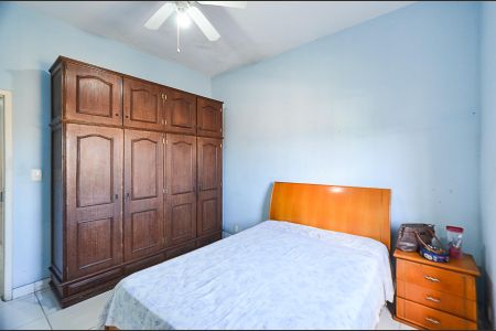 Casa à venda com 210m², 4 quartos e 6 vagas Casa à venda com 210m², 4 quartos e 6 vagasQuarto 1