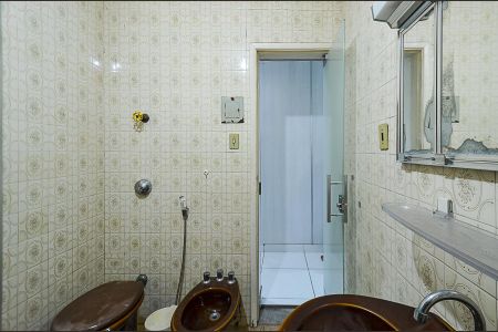 Casa à venda com 210m², 4 quartos e 6 vagas Casa à venda com 210m², 4 quartos e 6 vagasBanheiro Social