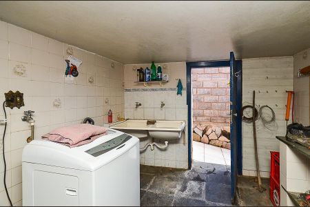 Casa à venda com 210m², 4 quartos e 6 vagas Casa à venda com 210m², 4 quartos e 6 vagasÁrea de Serviço