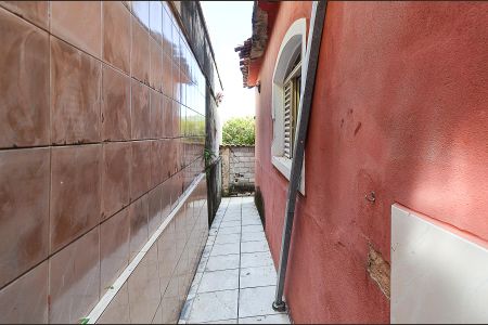 Casa à venda com 210m², 4 quartos e 6 vagas Casa à venda com 210m², 4 quartos e 6 vagasVaranda