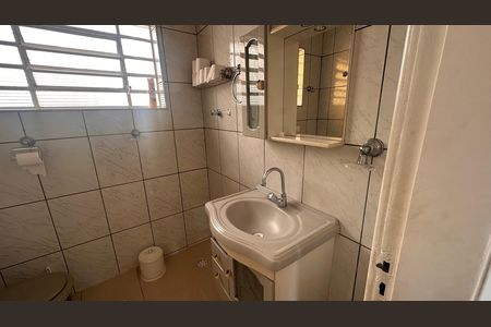 Casa à venda com 420m², 3 quartos e 4 vagasBanheiro da Suíte