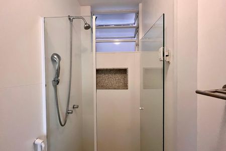 Apartamento para alugar com 105m², 3 quartos e 1 vaga Apartamento para alugar com 105m², 3 quartos e 1 vagaBanheiro social