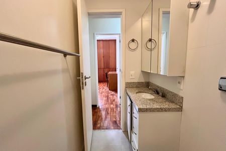 Apartamento para alugar com 105m², 3 quartos e 1 vaga Apartamento para alugar com 105m², 3 quartos e 1 vagaBanheiro social