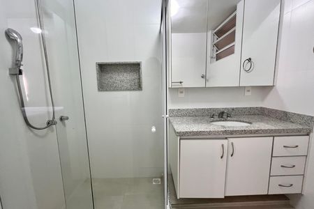 Apartamento para alugar com 105m², 3 quartos e 1 vaga Apartamento para alugar com 105m², 3 quartos e 1 vagaBanheiro da Suíte
