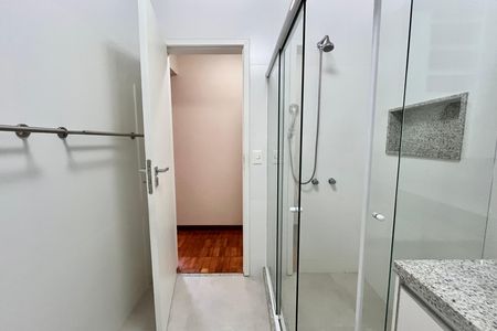 Apartamento para alugar com 105m², 3 quartos e 1 vaga Apartamento para alugar com 105m², 3 quartos e 1 vagaBanheiro da Suíte