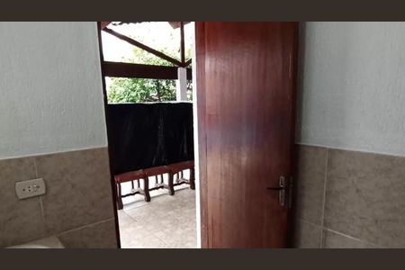 Casa à venda com 220m², 3 quartos e 2 vagasFoto 01