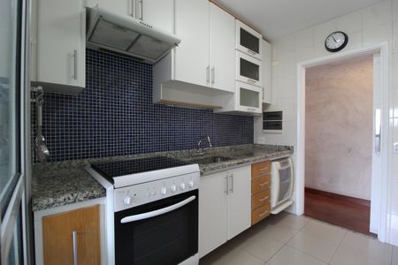 Apartamento à venda com 81m², 2 quartos e 2 vagasCozinha