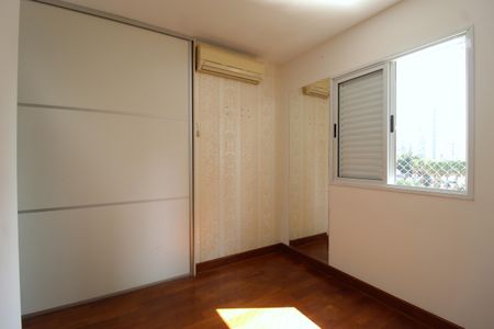 Apartamento à venda com 81m², 2 quartos e 2 vagasQuarto 2 - Suíte