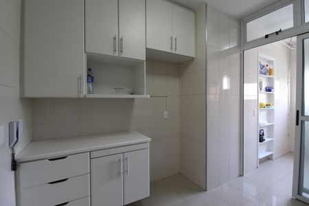 Apartamento à venda com 81m², 2 quartos e 2 vagasCozinha