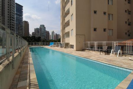 Apartamento à venda com 81m², 2 quartos e 2 vagasÁrea Comum - Piscina