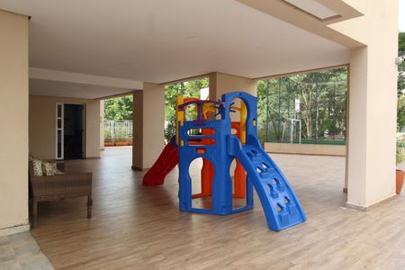 Apartamento à venda com 81m², 2 quartos e 2 vagasÁrea Comum - Playground