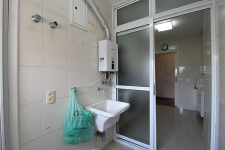 Apartamento à venda com 81m², 2 quartos e 2 vagasÁrea de Serviço