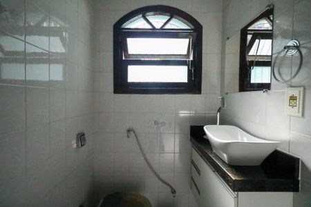 Casa à venda com 194m², 3 quartos e 2 vagasBanheiro da Suíte