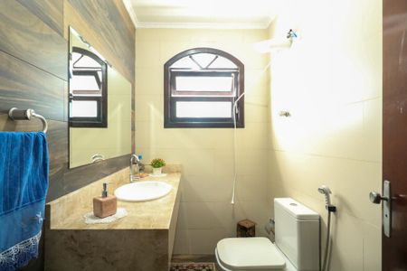 Casa à venda com 194m², 3 quartos e 2 vagasBanheiro Social 2