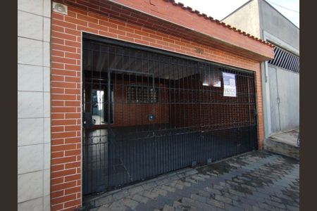 Casa à venda com 194m², 3 quartos e 2 vagasFachada