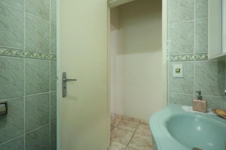 Casa à venda com 194m², 3 quartos e 2 vagasBanheiro Social
