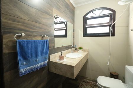 Casa à venda com 194m², 3 quartos e 2 vagasBanheiro Social 2