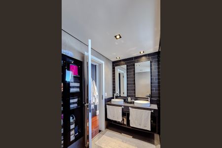 Apartamento à venda com 164m², 3 quartos e 4 vagasBanheiro da Suíte