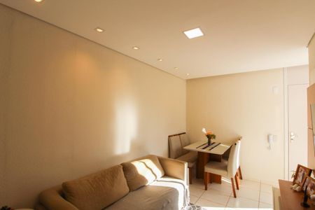 Apartamento à venda com 44m², 2 quartos e 1 vaga Apartamento à venda com 44m², 2 quartos e 1 vagaSala