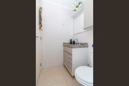 Banheiro de apartamento para alugar com 3 quartos, 72m² em Teresópolis, Porto Alegre