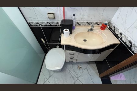 Casa à venda com 202m², 3 quartos e 2 vagasBanheiro