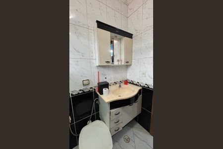 Casa à venda com 202m², 3 quartos e 2 vagasBanheiro