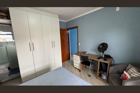 Casa à venda com 202m², 3 quartos e 2 vagasSuite