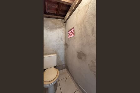 Casa à venda com 202m², 3 quartos e 2 vagasQuintal - Banheiro