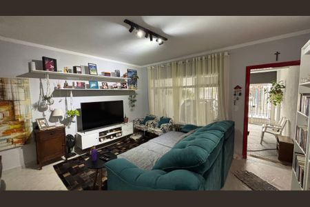 Casa à venda com 202m², 3 quartos e 2 vagasSala