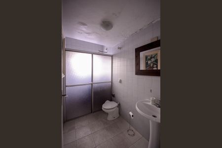 Casa para alugar com 385m², 4 quartos e 8 vagas Casa para alugar com 385m², 4 quartos e 8 vagasCasa 2 - Banheiro