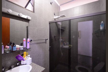 Casa para alugar com 385m², 4 quartos e 8 vagas Casa para alugar com 385m², 4 quartos e 8 vagasCasa 1 - Banheiro Social