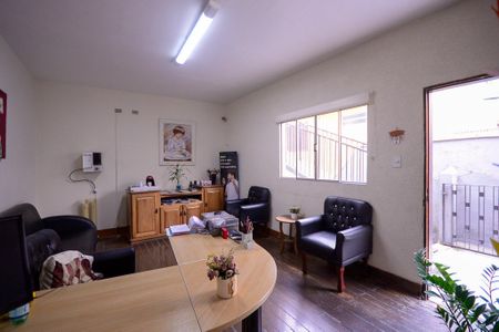 Casa para alugar com 385m², 4 quartos e 8 vagas Casa para alugar com 385m², 4 quartos e 8 vagasCasa 2 - Sala