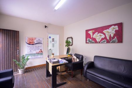 Casa para alugar com 385m², 4 quartos e 8 vagas Casa para alugar com 385m², 4 quartos e 8 vagasCasa 2 - Sala