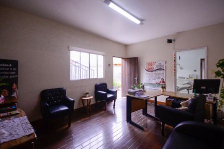 Casa para alugar com 385m², 4 quartos e 8 vagas Casa para alugar com 385m², 4 quartos e 8 vagasCasa 2 - Sala