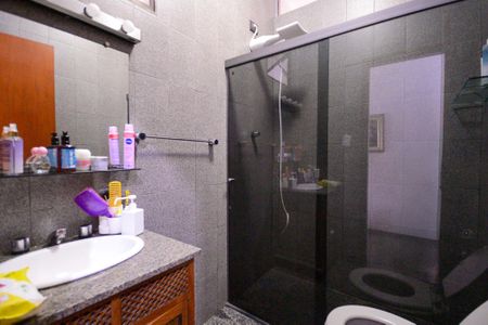 Casa para alugar com 385m², 4 quartos e 8 vagas Casa para alugar com 385m², 4 quartos e 8 vagasCasa 1 - Banheiro Social