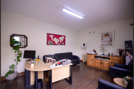 Casa para alugar com 385m², 4 quartos e 8 vagas Casa para alugar com 385m², 4 quartos e 8 vagasCasa 2 - Sala