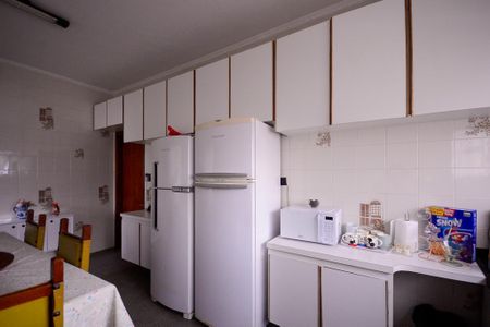 Casa para alugar com 385m², 4 quartos e 8 vagas Casa para alugar com 385m², 4 quartos e 8 vagasCasa 1 - Cozinha
