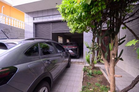 Casa para alugar com 385m², 4 quartos e 8 vagas Casa para alugar com 385m², 4 quartos e 8 vagasGaragem