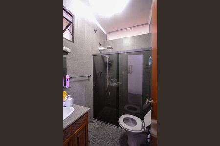 Casa para alugar com 385m², 4 quartos e 8 vagas Casa para alugar com 385m², 4 quartos e 8 vagasCasa 1 - Banheiro Social