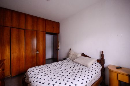 Casa para alugar com 385m², 4 quartos e 8 vagas Casa para alugar com 385m², 4 quartos e 8 vagasCasa 1 - Quarto 2